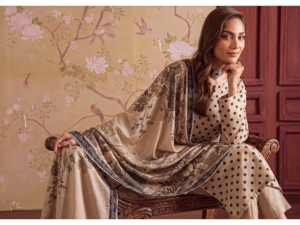 Discover this digitally printed 3-piece collection